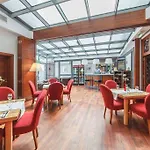 Отель Dyplomat 4*