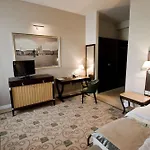 Отель Dyplomat 4*