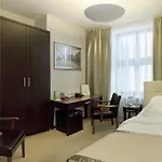 Отель Dyplomat