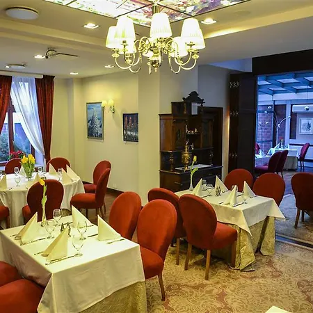 Otel Dyplomat